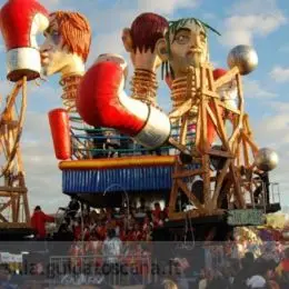 Allegria alla sfilata dei Carri di Carnevale